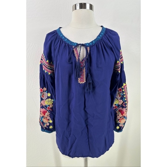 Solitaire Embroidered Balloon Sleeves Blouse - Picture 1 of 9